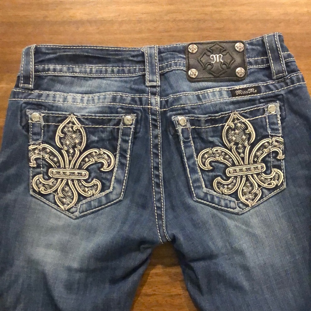 Miss Me- bootcut, size 26
